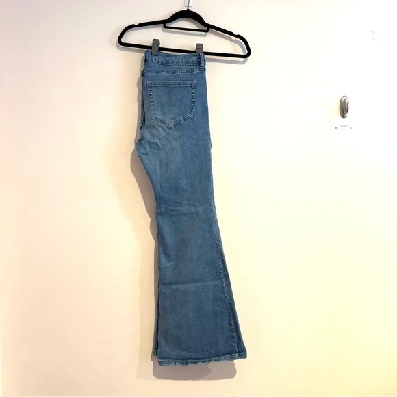 Size 12 Wild Fable High Rise Flare Jeans Like New, Retro Y2K Vibes, Curvy - Picture 4 of 8